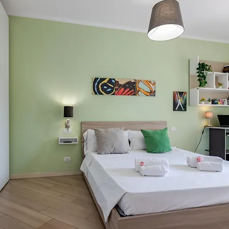 Hostly-suite Ai Pubblici Macelli-pochi Passi Dalle Mura Appartement